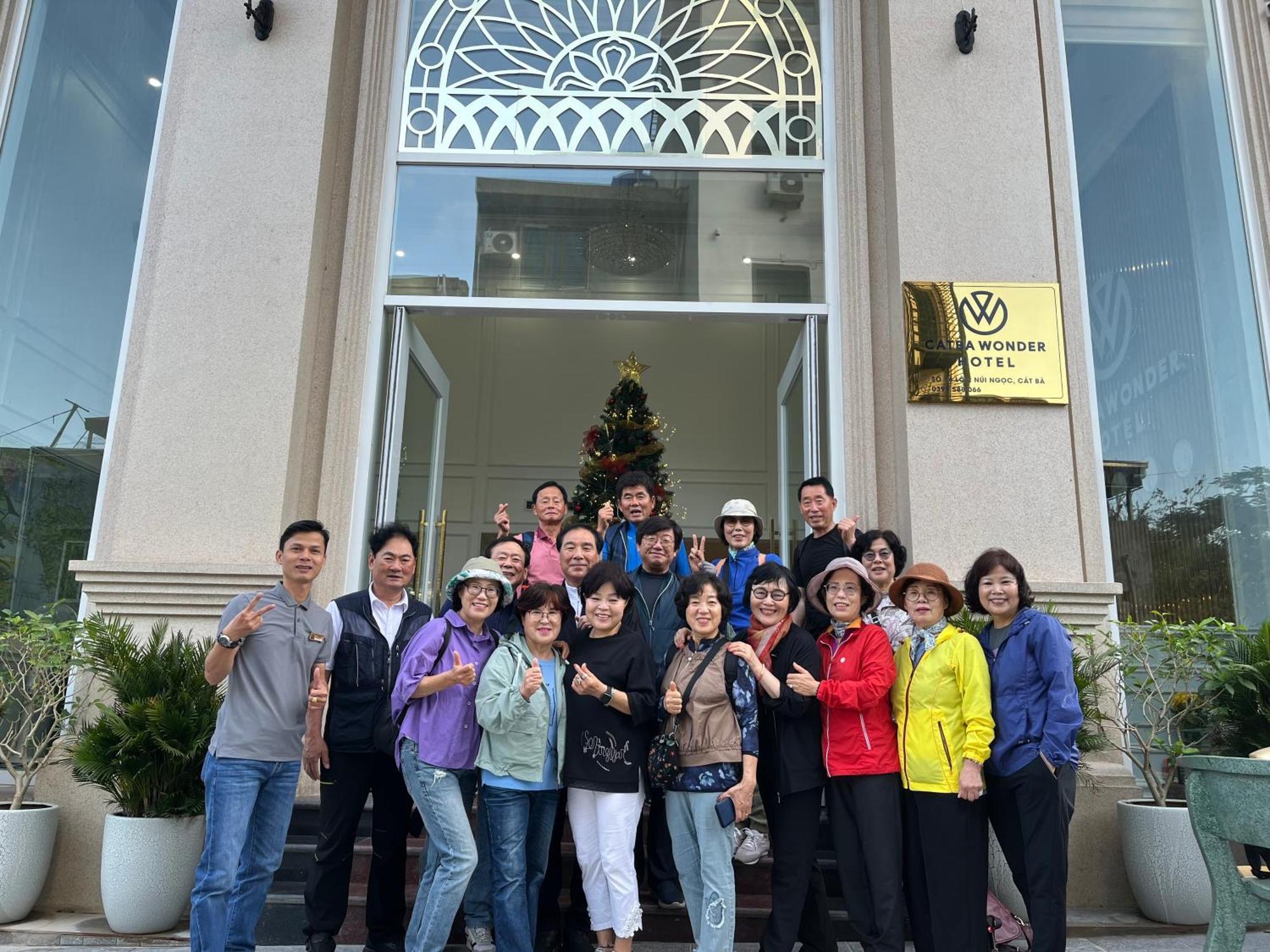 Cat Ba Wonder Hotel Dong Khe Sau Exterior photo